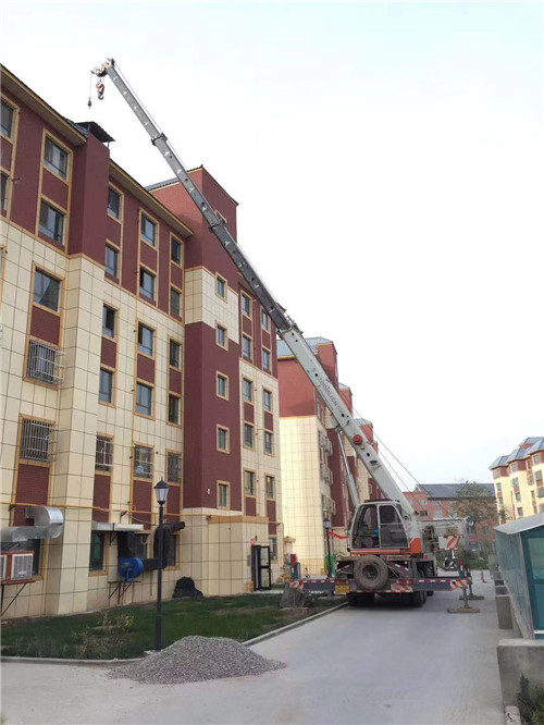安源区跨街广告牌的高空安装注意事项